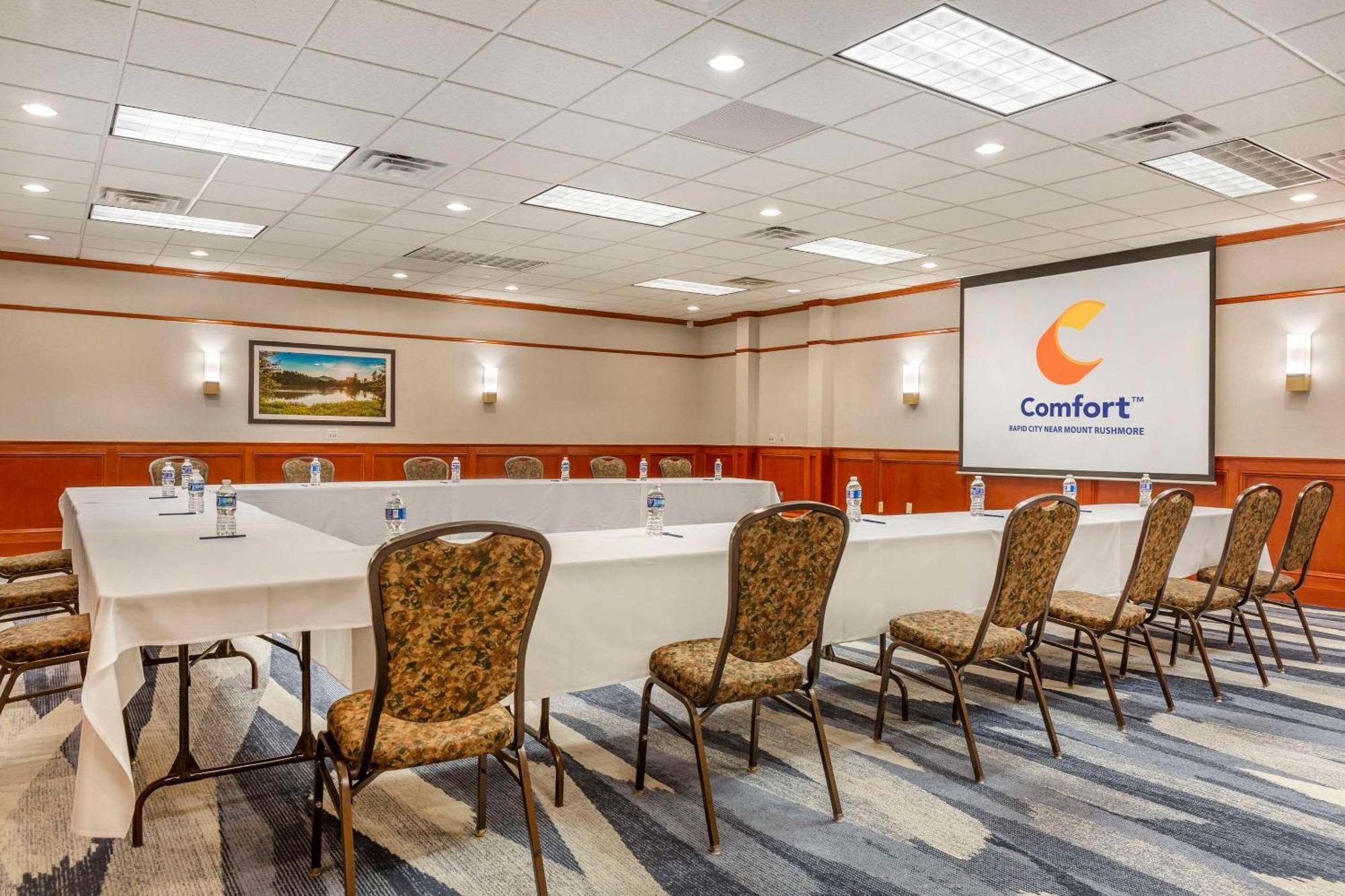 Comfort Inn & Suites Rapid City Near Mt Rushmore Exteriör bild