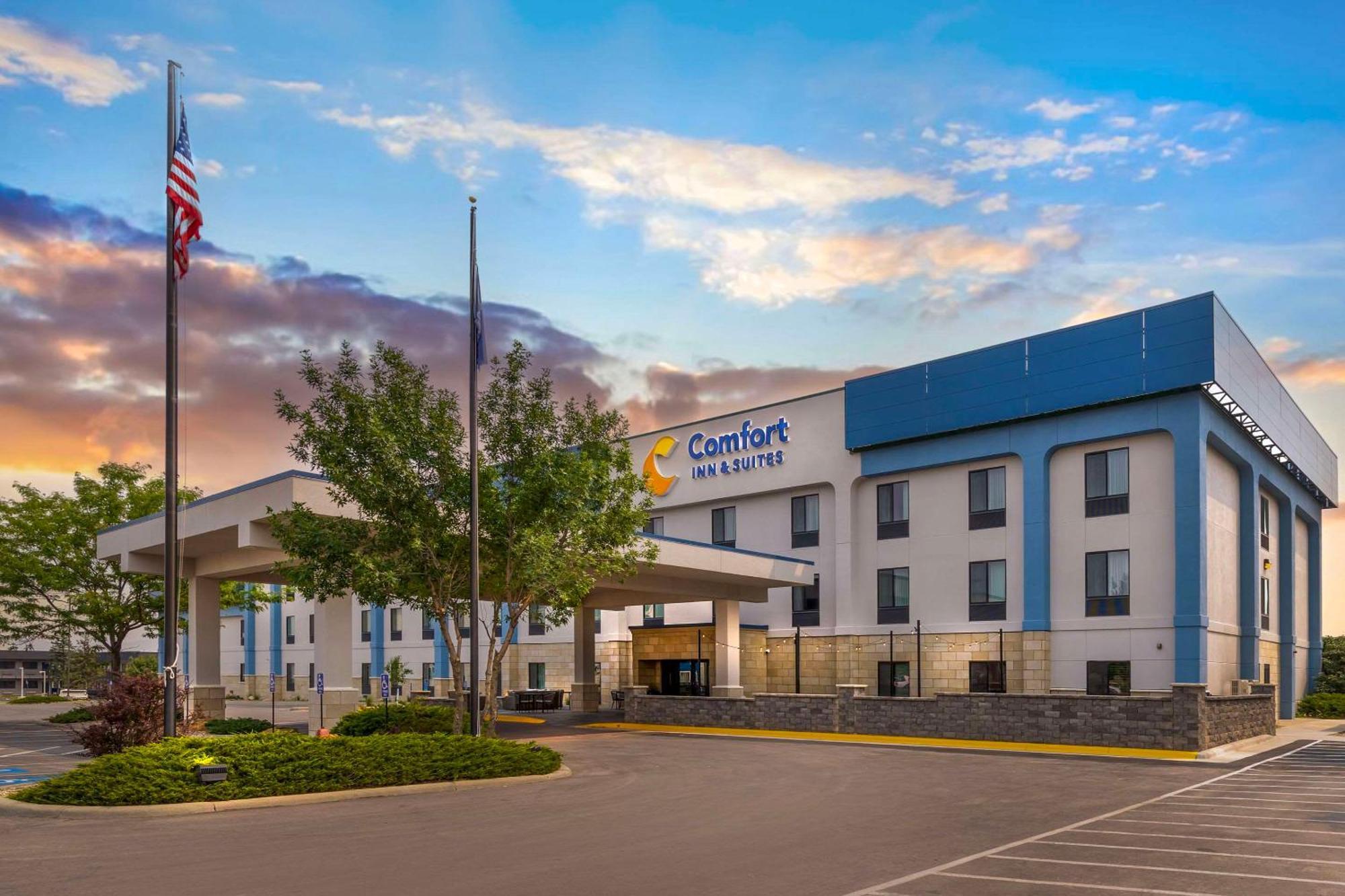 Comfort Inn & Suites Rapid City Near Mt Rushmore Exteriör bild